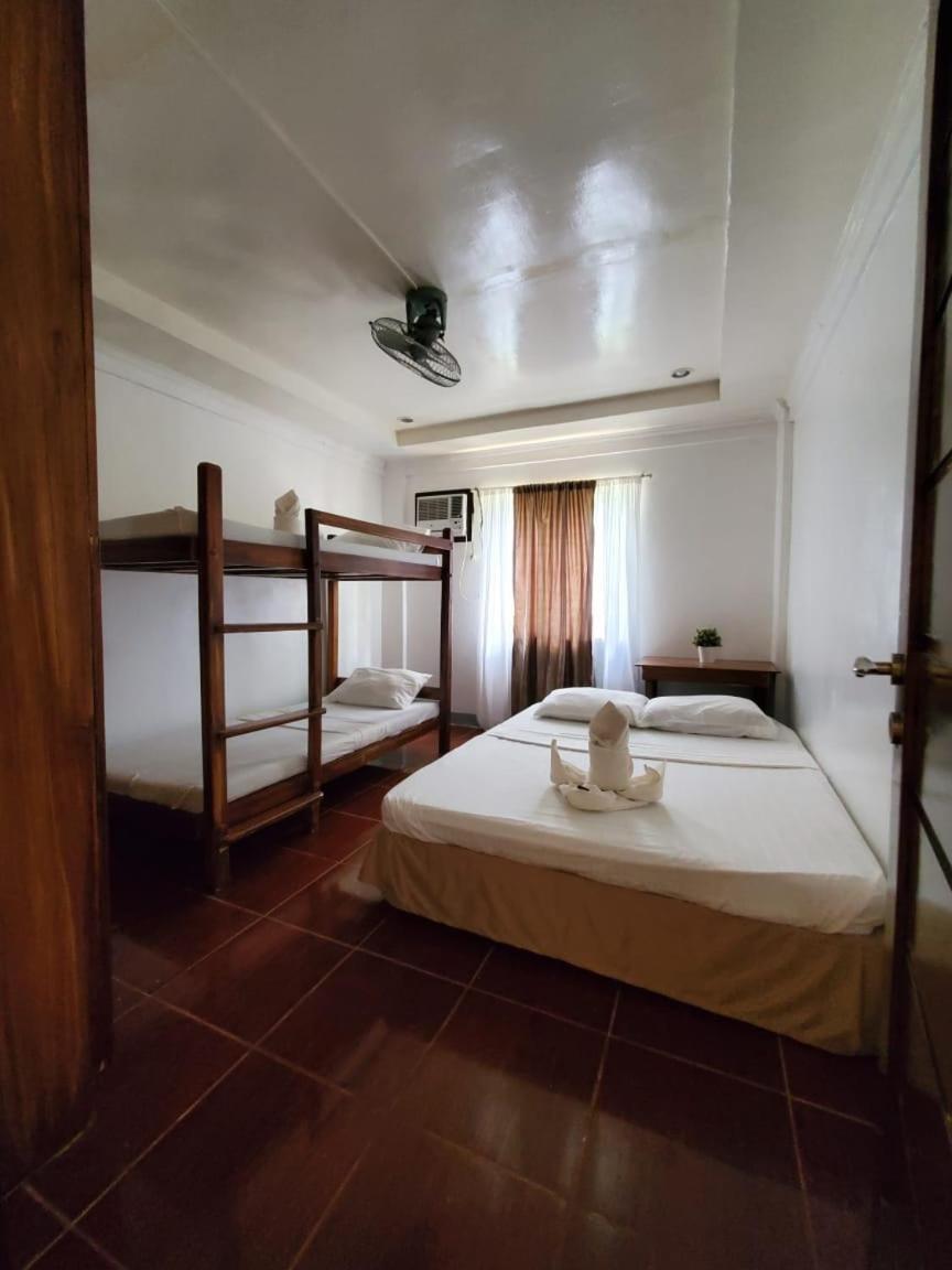 Ricardo Valley Inn Корон Экстерьер фото