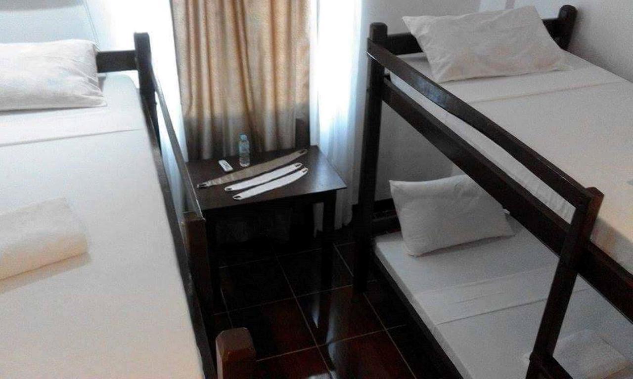 Ricardo Valley Inn Корон Экстерьер фото