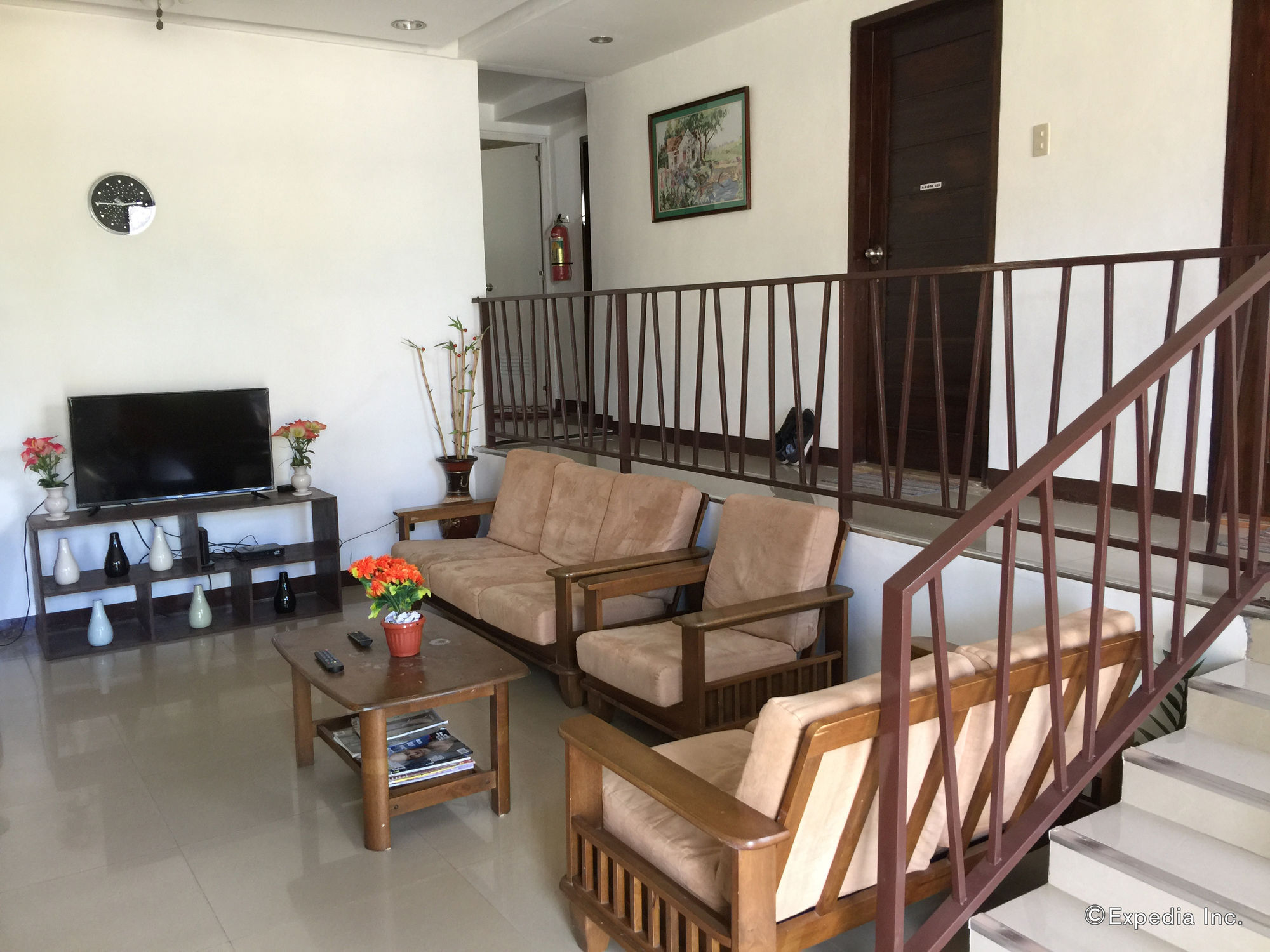Ricardo Valley Inn Корон Экстерьер фото